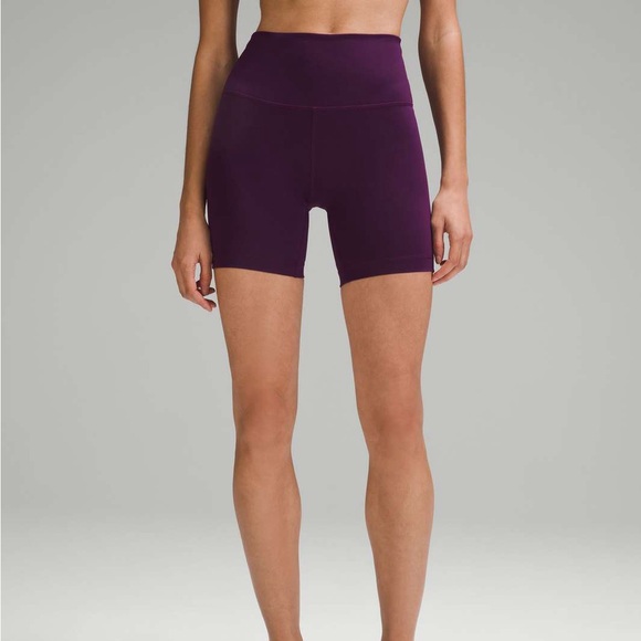 Lululemon Wunder Train shorts 6" inseam, size 6 Dramatic Magenta - Picture 1 of 6
